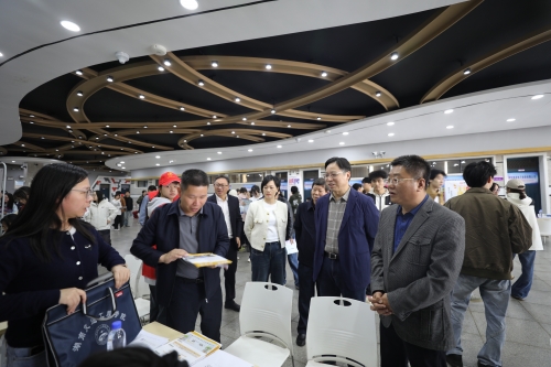職贏未來 藝路同行 ——我校舉辦2024年音樂、舞蹈和服裝專業(yè)專場(chǎng)招聘會(huì)
